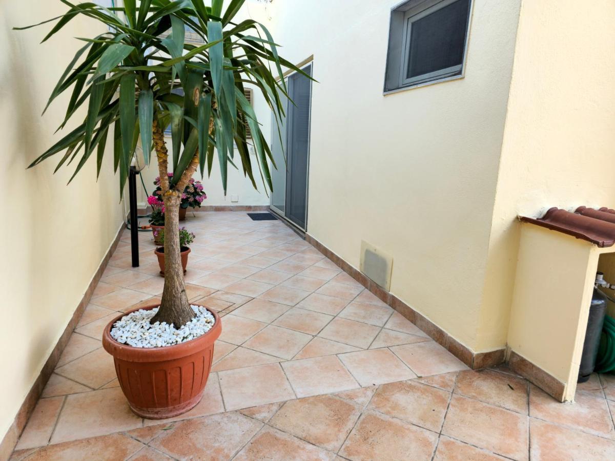 Valery House Apartment กาญารี ภายนอก รูปภาพ